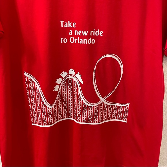 Fly emirates airline shirt red limited edition Orlando medium - Picture 2 of 6